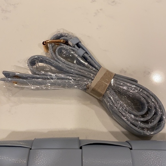 Periwinkle Woven Crossbody Bag NEW! - Picture 3 of 7